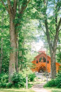 Colorful_Sunny_Fryeburg_Maine_New_England_Wedding_Photographer_Old_Saco_Inn_Summer