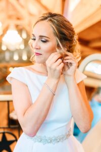 Colorful_Sunny_Fryeburg_Maine_New_England_Wedding_Photographer_Old_Saco_Inn_Summer