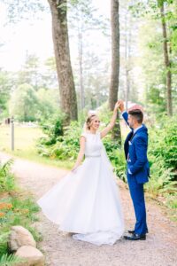 Colorful_Sunny_Fryeburg_Maine_New_England_Wedding_Photographer_Old_Saco_Inn_Summer
