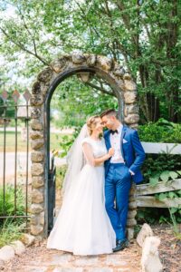 Colorful_Sunny_Fryeburg_Maine_New_England_Wedding_Photographer_Old_Saco_Inn_Summer