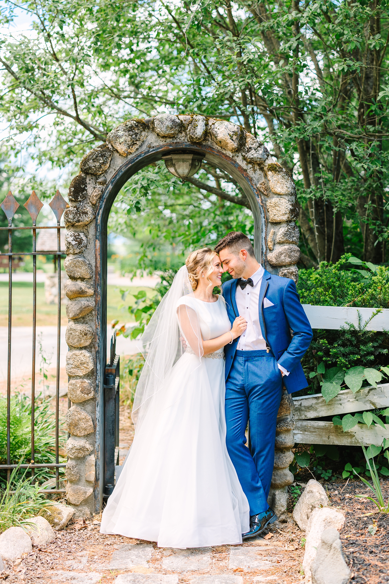 Colorful_Sunny_Fryeburg_Maine_New_England_Wedding_Photographer_Old_Saco_Inn_Summer