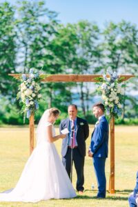 Colorful_Sunny_Fryeburg_Maine_New_England_Wedding_Photographer_Old_Saco_Inn_Summer