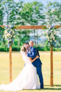Colorful_Sunny_Fryeburg_Maine_New_England_Wedding_Photographer_Old_Saco_Inn_Summer