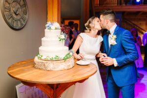 Colorful_Sunny_Fryeburg_Maine_New_England_Wedding_Photographer_Old_Saco_Inn_Summer