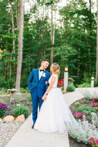Colorful_Sunny_Fryeburg_Maine_New_England_Wedding_Photographer_Old_Saco_Inn_Summer