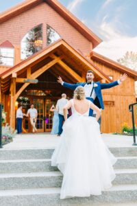 Colorful_Sunny_Fryeburg_Maine_New_England_Wedding_Photographer_Old_Saco_Inn_Summer