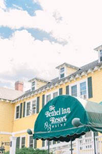 Romantic_and_Whimsical_Summer_Wedding_Bethel_Inn_Maine_Wedding_Photography